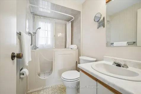 2330 Marine Drive Oakville ON L6L 1C3