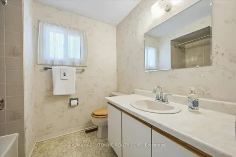 2330 Marine Drive Oakville ON L6L 1C3