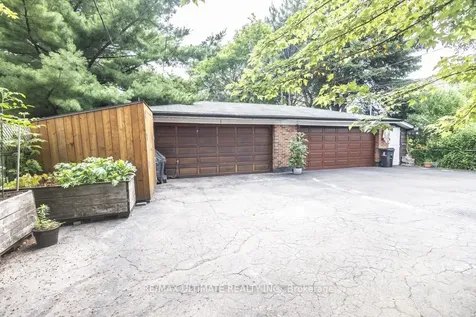 39 Laws Street Toronto ON M6P 2Y8