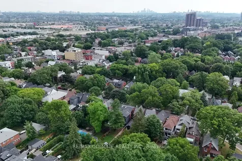 39 Laws Street Toronto ON M6P 2Y8