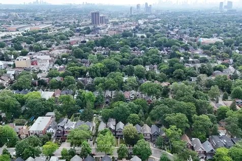 39 Laws Street Toronto ON M6P 2Y8