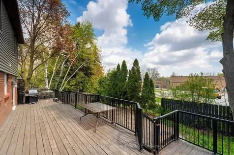 6942 Barrisdale Drive Mississauga ON L5N 2H4