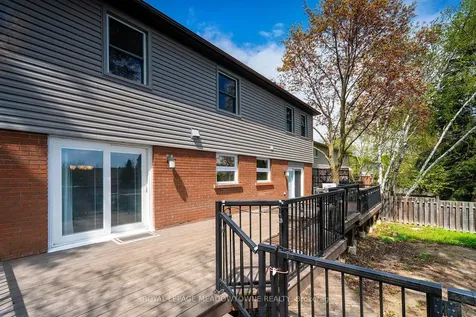 6942 Barrisdale Drive Mississauga ON L5N 2H4