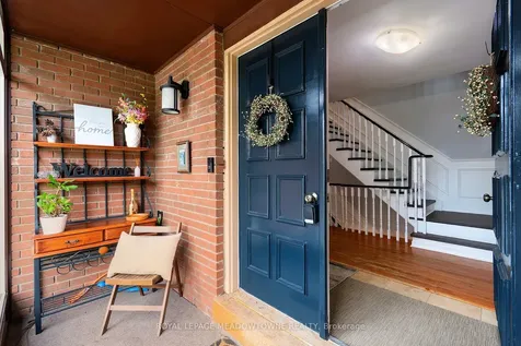 6942 Barrisdale Drive Mississauga ON L5N 2H4
