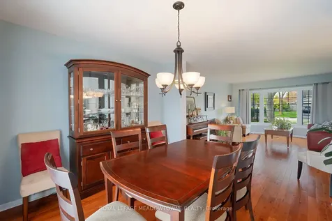 6942 Barrisdale Drive Mississauga ON L5N 2H4