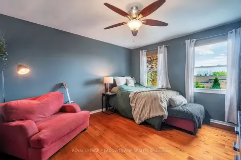 6942 Barrisdale Drive Mississauga ON L5N 2H4