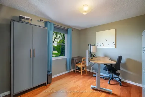 6942 Barrisdale Drive Mississauga ON L5N 2H4