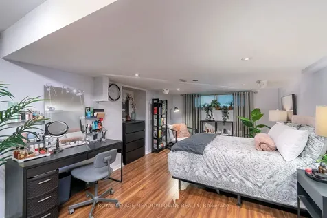 6942 Barrisdale Drive Mississauga ON L5N 2H4