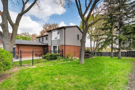 6942 Barrisdale Drive Mississauga ON L5N 2H4