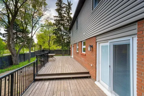 6942 Barrisdale Drive Mississauga ON L5N 2H4