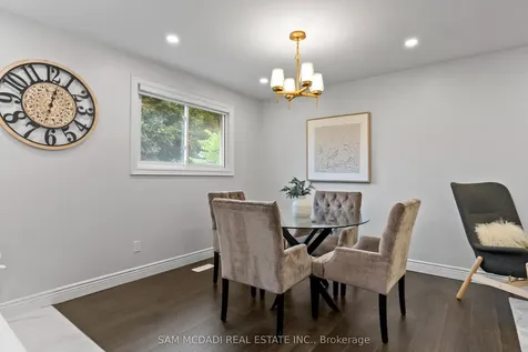 7209 Fayette Circle Mississauga ON L5N 1Y5