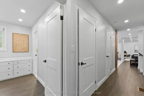 7209 Fayette Circle Mississauga ON L5N 1Y5