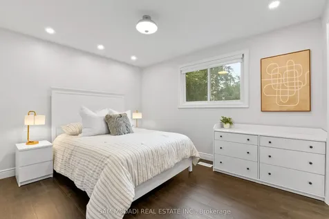 7209 Fayette Circle Mississauga ON L5N 1Y5