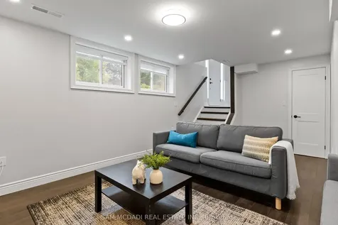 7209 Fayette Circle Mississauga ON L5N 1Y5