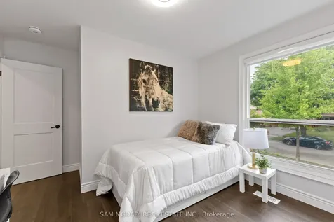 7209 Fayette Circle Mississauga ON L5N 1Y5