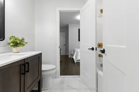 7209 Fayette Circle Mississauga ON L5N 1Y5