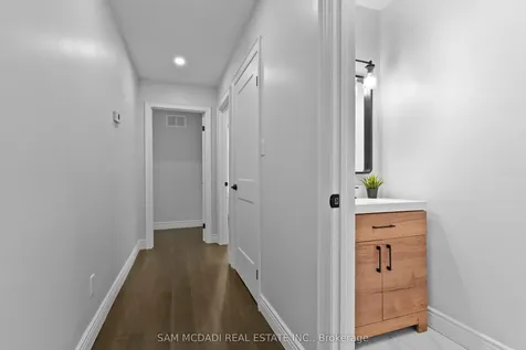 7209 Fayette Circle Mississauga ON L5N 1Y5