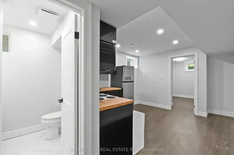 7209 Fayette Circle Mississauga ON L5N 1Y5
