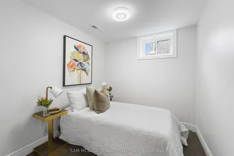 7209 Fayette Circle Mississauga ON L5N 1Y5