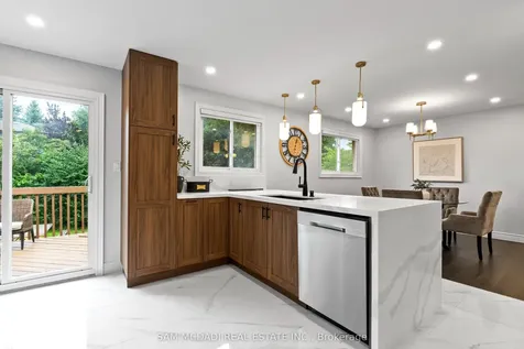7209 Fayette Circle Mississauga ON L5N 1Y5