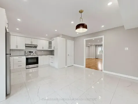 735 Maxman Street Mississauga ON L5R 0B3