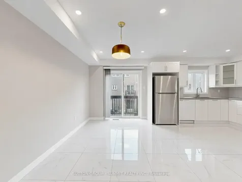 735 Maxman Street Mississauga ON L5R 0B3