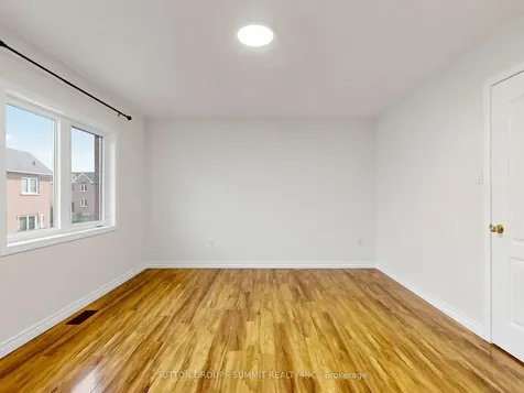 735 Maxman Street Mississauga ON L5R 0B3