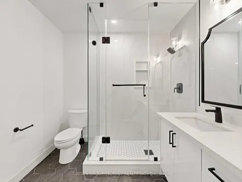 735 Maxman Street Mississauga ON L5R 0B3