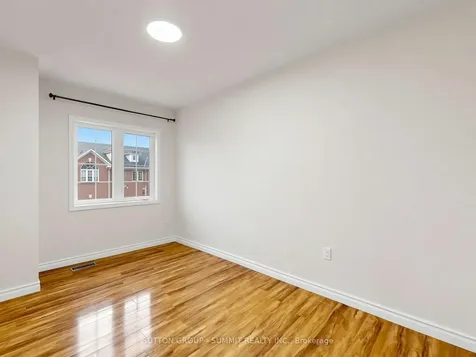 735 Maxman Street Mississauga ON L5R 0B3