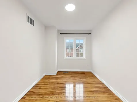 735 Maxman Street Mississauga ON L5R 0B3