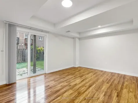 735 Maxman Street Mississauga ON L5R 0B3