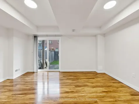 735 Maxman Street Mississauga ON L5R 0B3