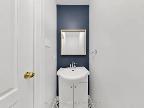 735 Maxman Street Mississauga ON L5R 0B3