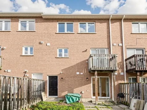 735 Maxman Street Mississauga ON L5R 0B3