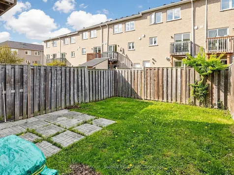 735 Maxman Street Mississauga ON L5R 0B3