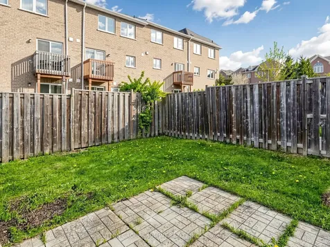735 Maxman Street Mississauga ON L5R 0B3