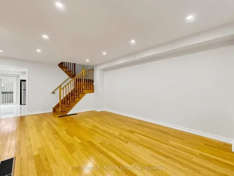 735 Maxman Street Mississauga ON L5R 0B3