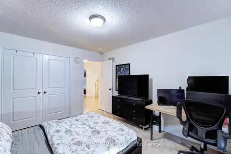 13 Fann Drive Brampton ON L7A 4L4
