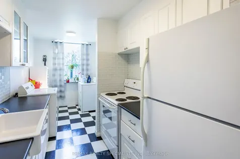 966 Inverhouse Drive Mississauga ON L5J 4B6