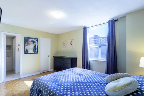 966 Inverhouse Drive Mississauga ON L5J 4B6