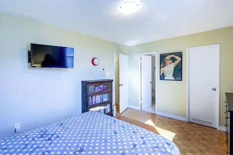966 Inverhouse Drive Mississauga ON L5J 4B6