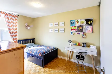 966 Inverhouse Drive Mississauga ON L5J 4B6