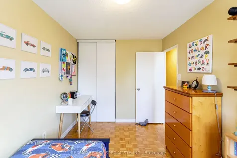 966 Inverhouse Drive Mississauga ON L5J 4B6
