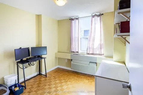 966 Inverhouse Drive Mississauga ON L5J 4B6