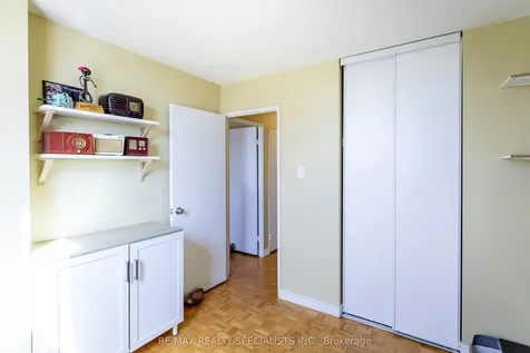 966 Inverhouse Drive Mississauga ON L5J 4B6