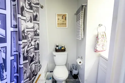 966 Inverhouse Drive Mississauga ON L5J 4B6