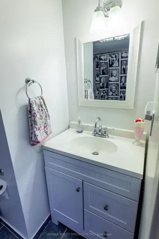 966 Inverhouse Drive Mississauga ON L5J 4B6