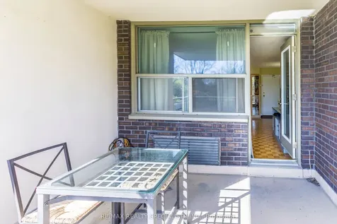 966 Inverhouse Drive Mississauga ON L5J 4B6