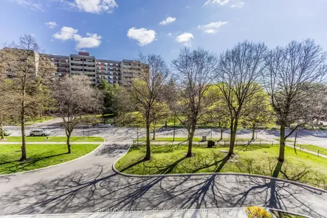 966 Inverhouse Drive Mississauga ON L5J 4B6