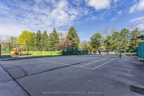 966 Inverhouse Drive Mississauga ON L5J 4B6
